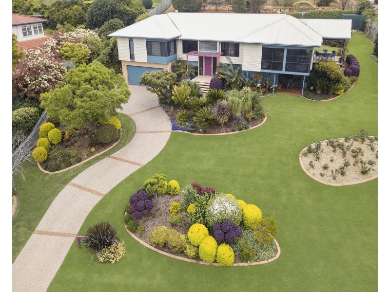 15 Robertson Crescent, Prince Henry Heights QLD 4350