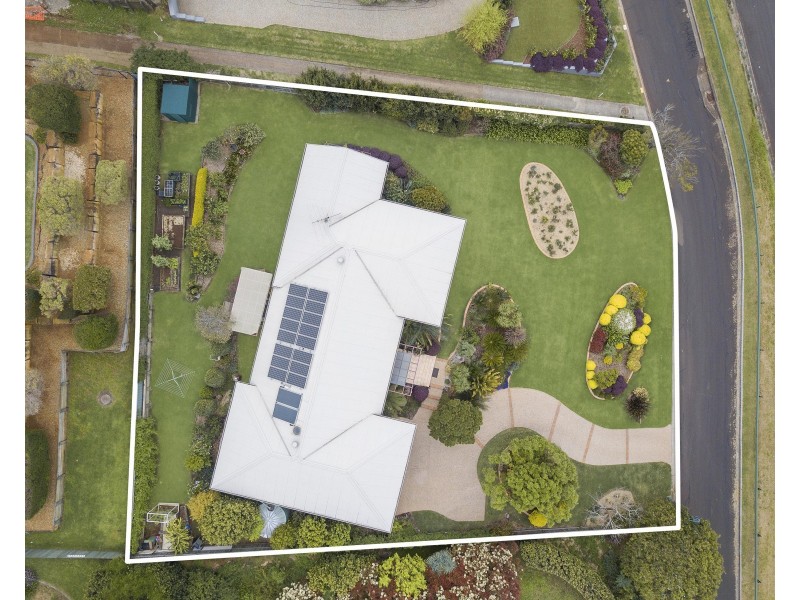 15 Robertson Crescent, Prince Henry Heights QLD 4350
