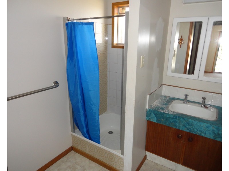 1/9 Whitefriars Street, Rockville QLD 4350