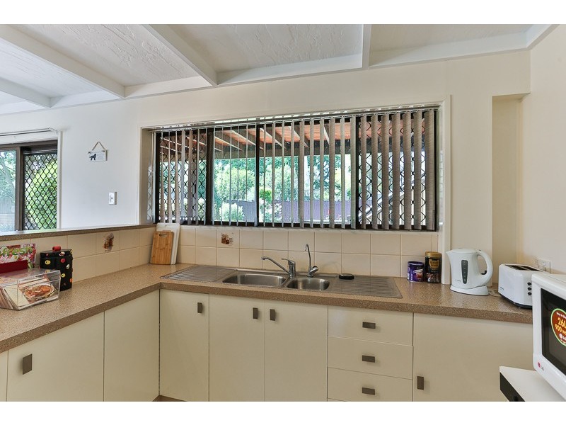 2 Arlaw Street, Centenary Heights QLD 4350