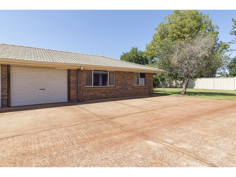 4/24 Warwick Street, Harristown QLD 4350