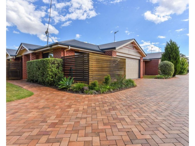 1/3a Burton Street, Harristown QLD 4350