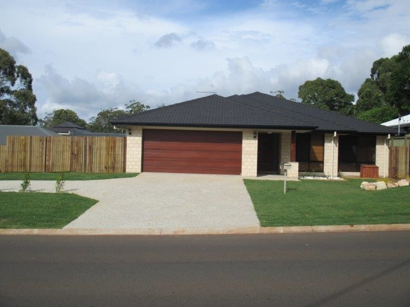 414 Mackenzie Street, Middle Ridge QLD 4350