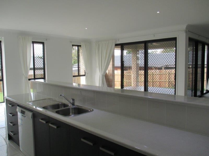 414 Mackenzie Street, Middle Ridge QLD 4350