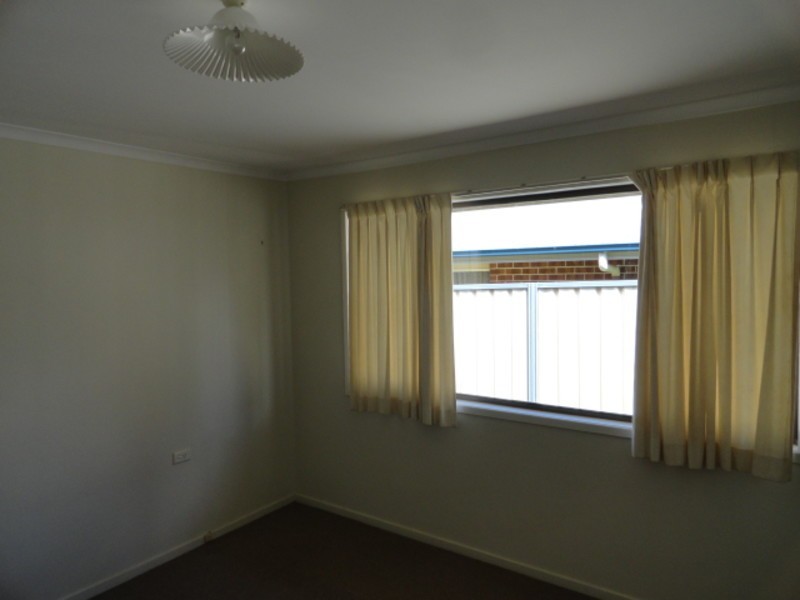 2/136 Ramsay Street, Centenary Heights QLD 4350