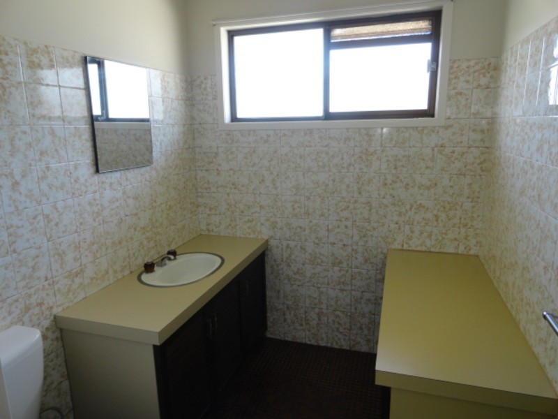 2/136 Ramsay Street, Centenary Heights QLD 4350