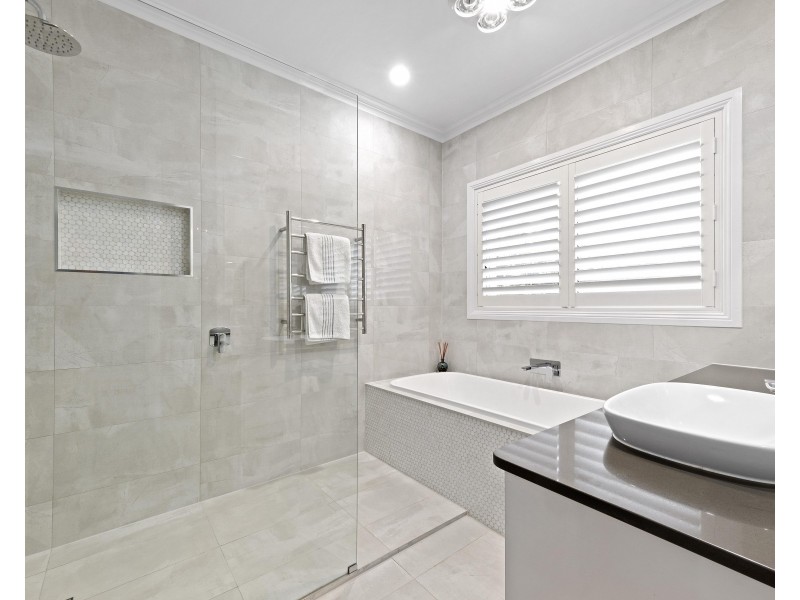 6 Purnawilla Court, Middle Ridge QLD 4350