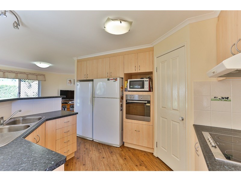 5 Walls Drive, Kearneys Spring QLD 4350