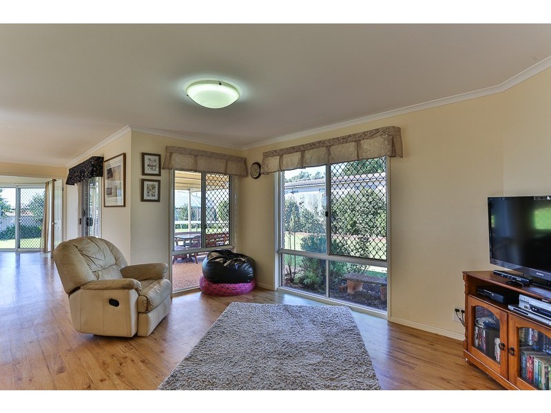 5 Walls Drive, Kearneys Spring QLD 4350