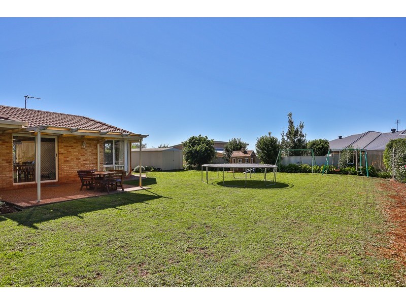 5 Walls Drive, Kearneys Spring QLD 4350