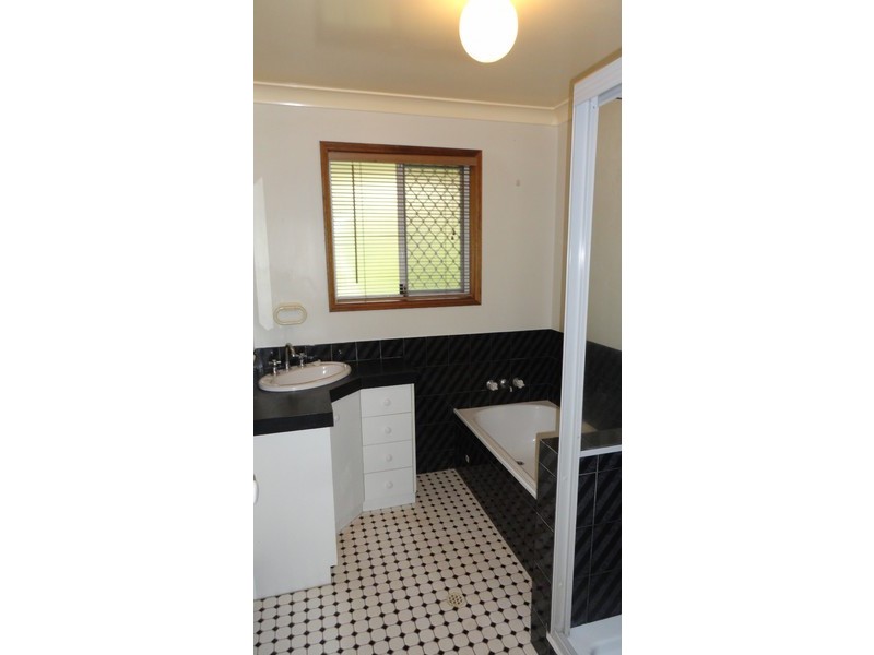 1/330 Spring Street, Kearneys Spring QLD 4350