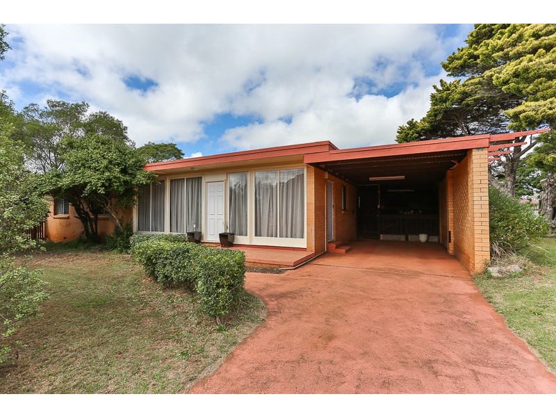 30 Talinga Street, Mount Lofty QLD 4350