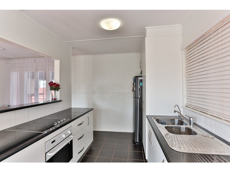 30 Talinga Street, Mount Lofty QLD 4350
