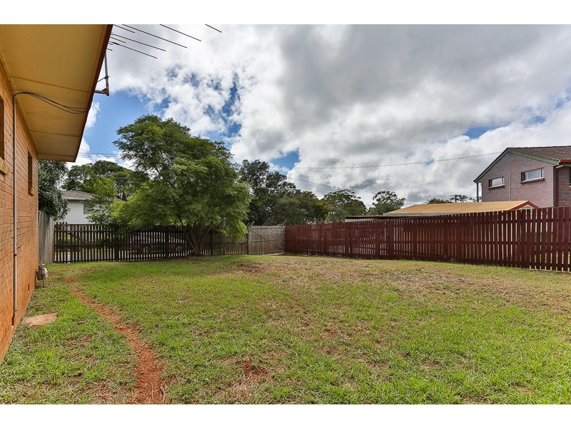 30 Talinga Street, Mount Lofty QLD 4350