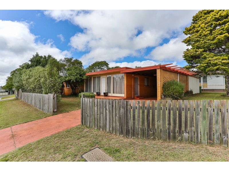 30 Talinga Street, Mount Lofty QLD 4350