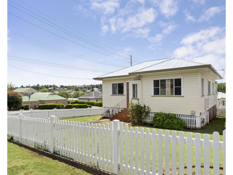 6 Macarthur Street, South Toowoomba QLD 4350