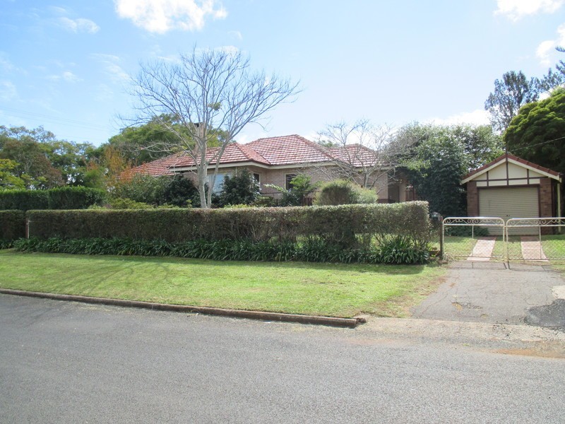 15 Barry Street, Mount Lofty QLD 4350