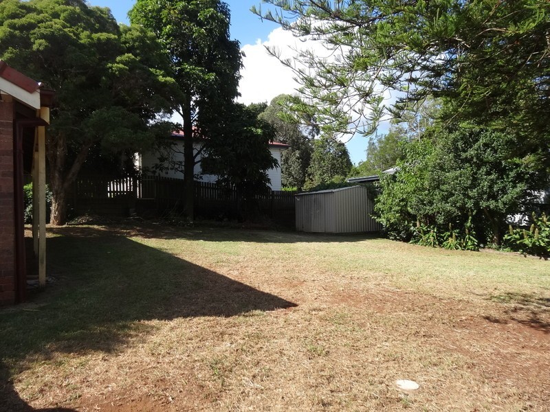 15 Barry Street, Mount Lofty QLD 4350