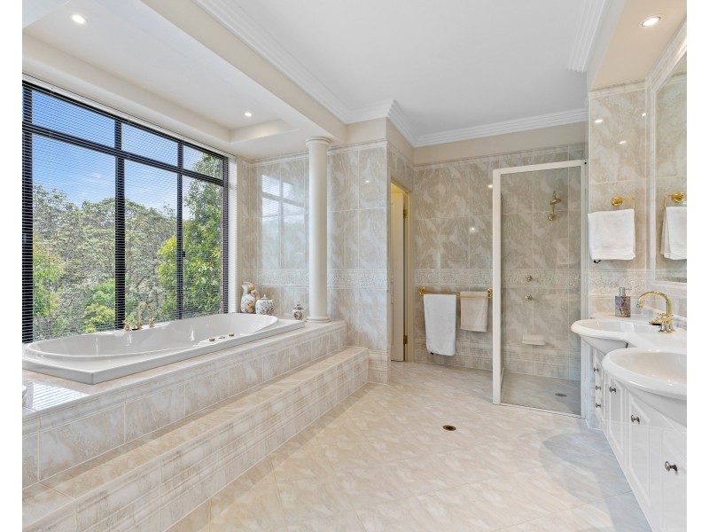 4 Grey Gums Drive, Blue Mountain Heights QLD 4350