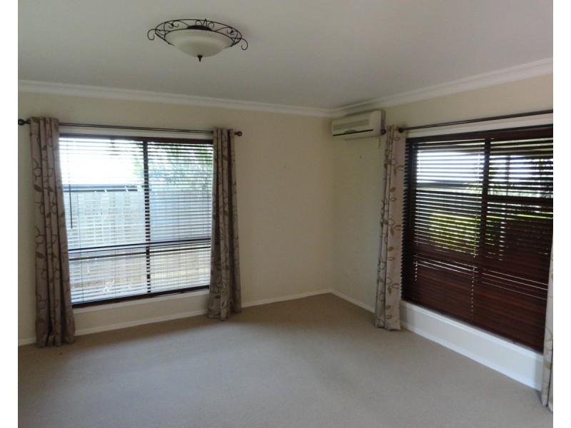 22 Barton Street, Middle Ridge QLD 4350