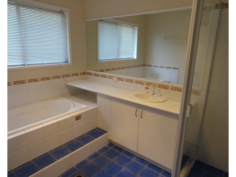 22 Barton Street, Middle Ridge QLD 4350