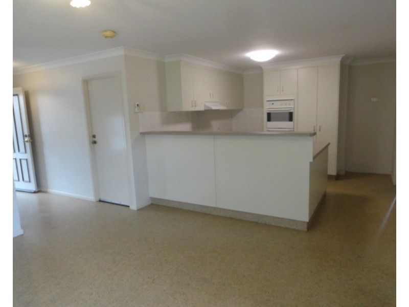 9 Gainsborough Drive, Glenvale QLD 4350