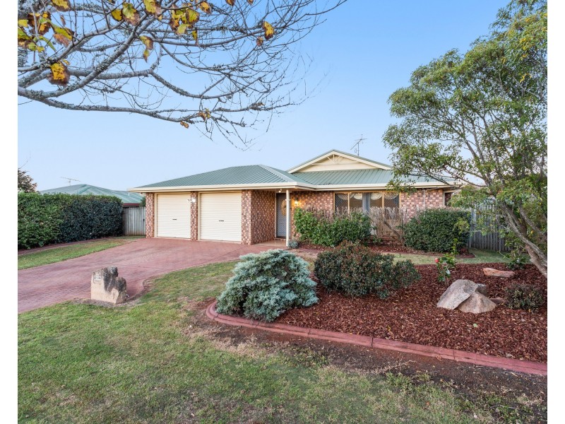 11 Bouganvillea Drive, Middle Ridge QLD 4350