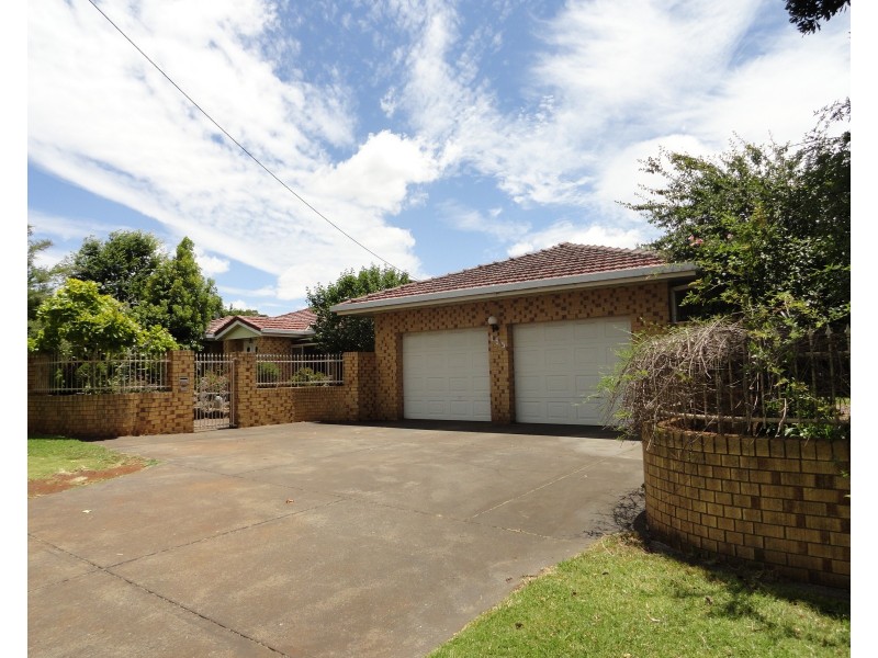 155 Rowbotham Street, Rangeville QLD 4350