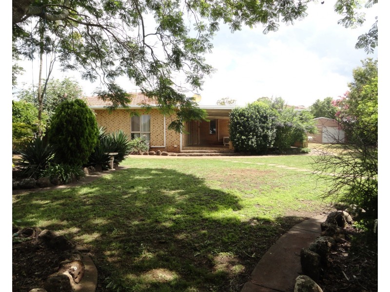 155 Rowbotham Street, Rangeville QLD 4350