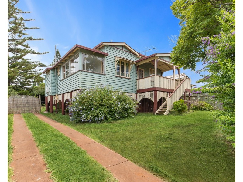 165 West Street, Newtown QLD 4350