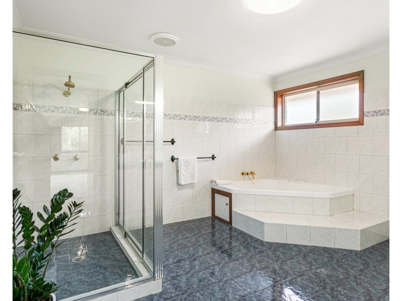 5 Donaghy Court, Middle Ridge QLD 4350