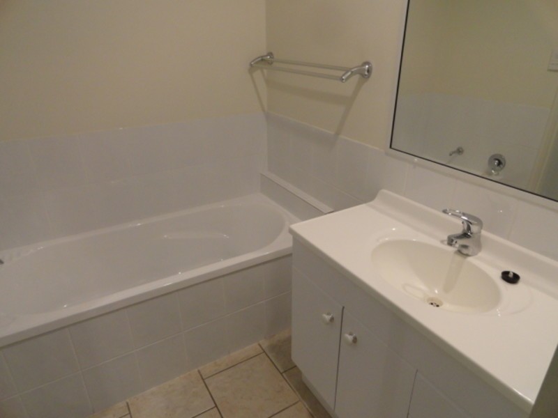 3/14 Uni Plaza Court, Kearneys Spring QLD 4350