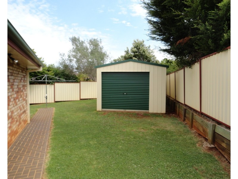 1 Hillcroft Court, Darling Heights QLD 4350
