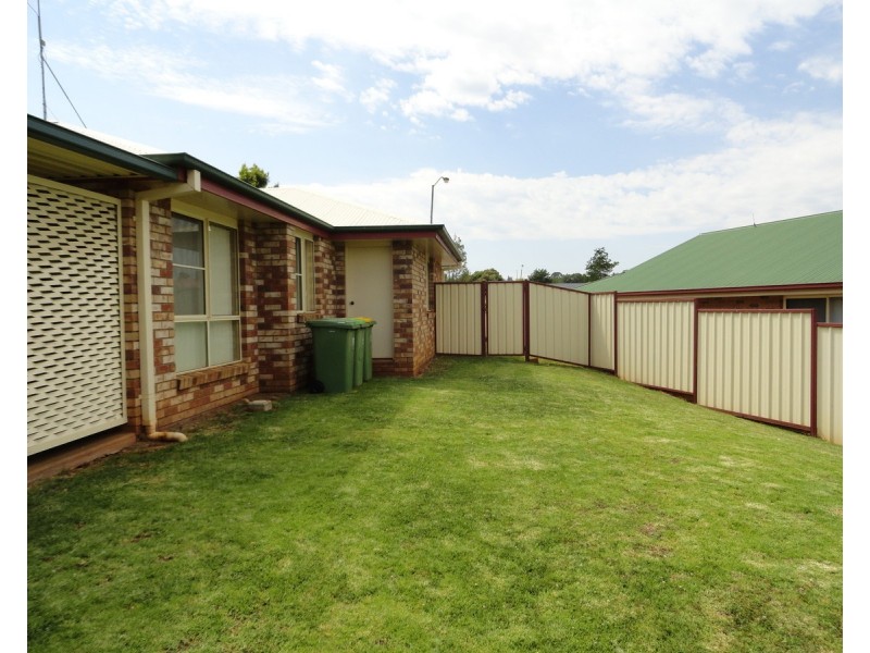 1 Hillcroft Court, Darling Heights QLD 4350