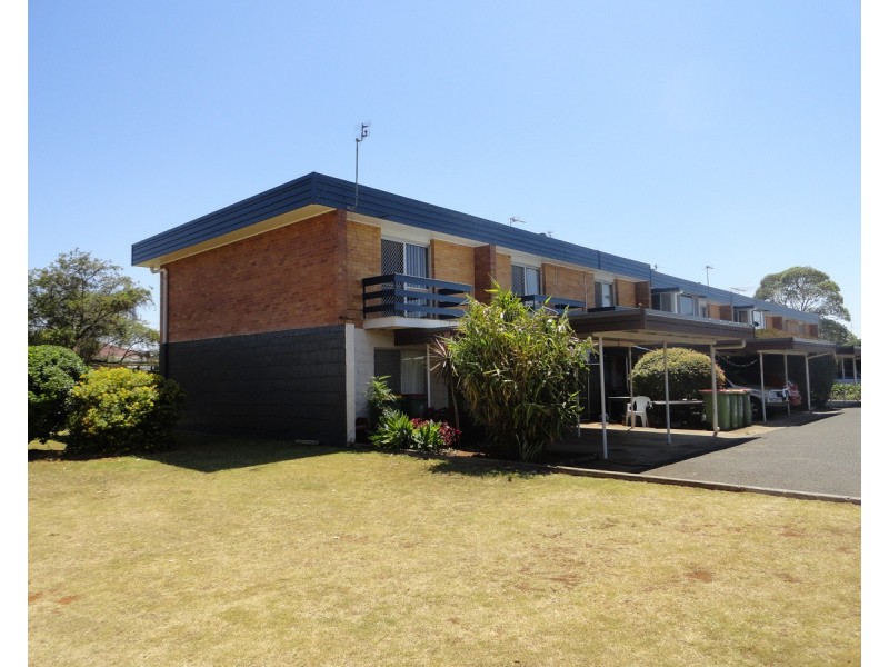 1/9 Whitefriars Street, Rockville QLD 4350