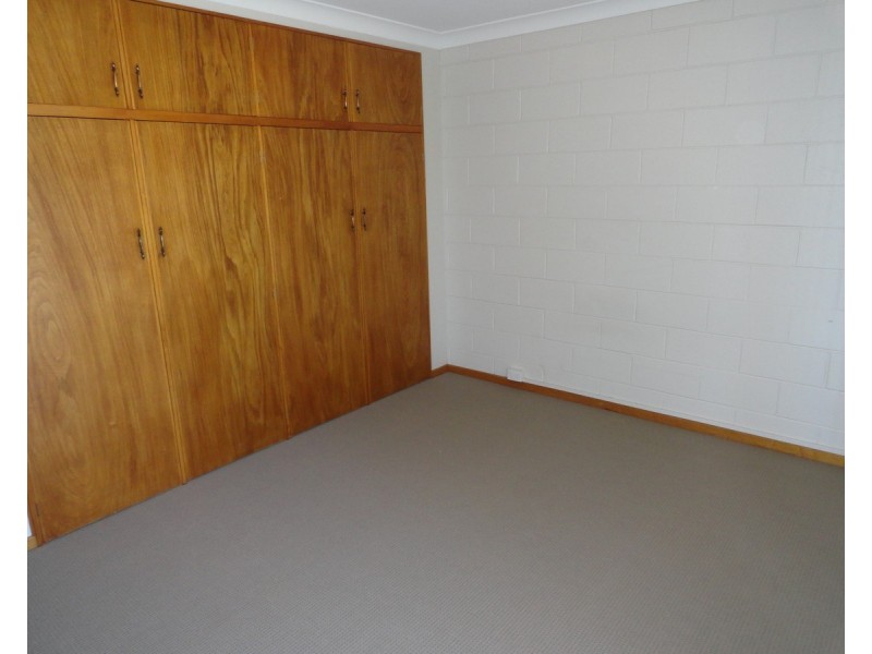 1/9 Whitefriars Street, Rockville QLD 4350