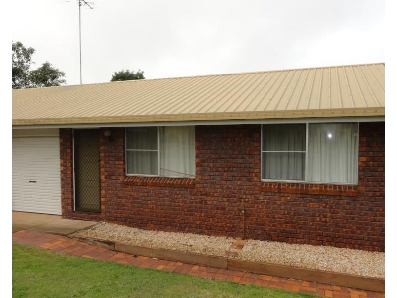 1/190 Ramsay Street, Centenary Heights QLD 4350