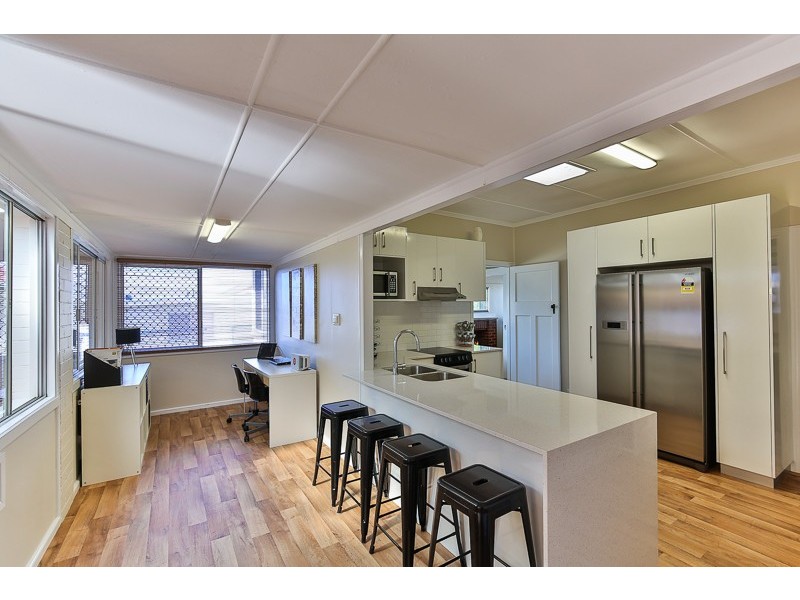 21 Violet Street, Harristown QLD 4350