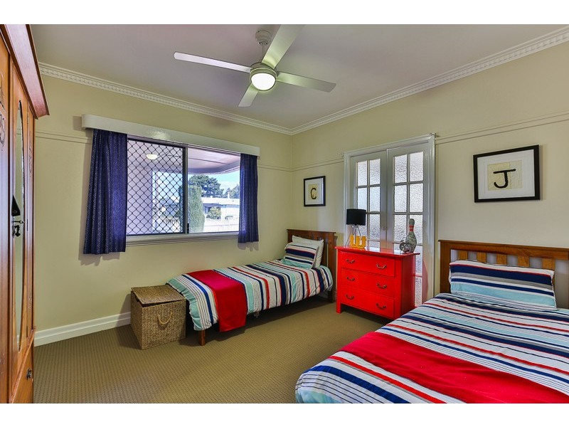 21 Violet Street, Harristown QLD 4350