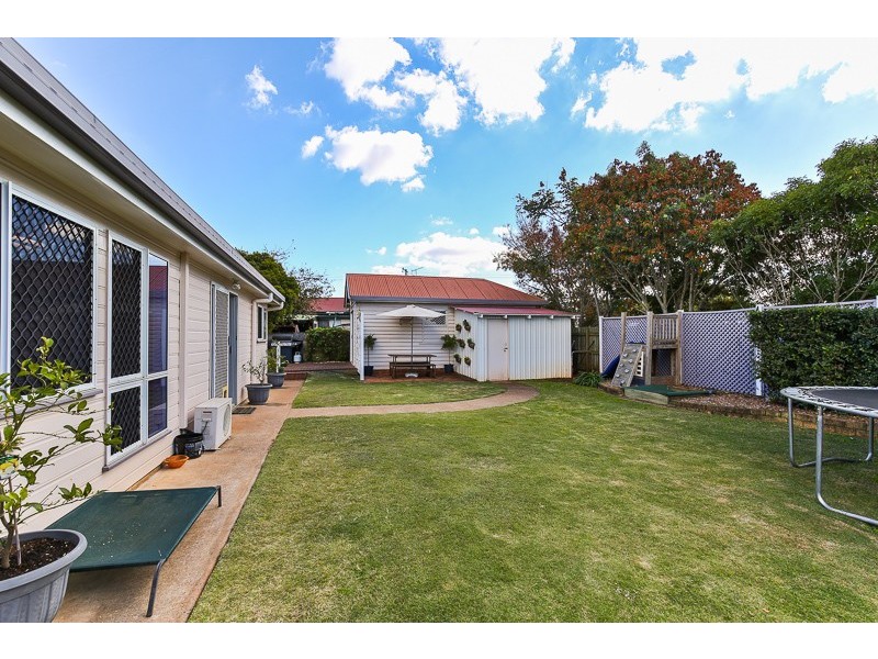 21 Violet Street, Harristown QLD 4350