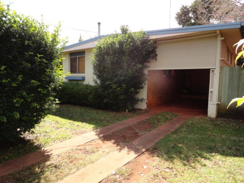 226 Mackenzie Street, Rangeville QLD 4350