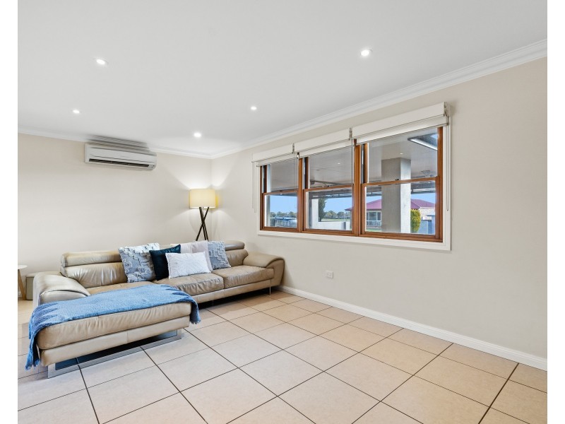 26 Hinchliffe Drive, Kearneys Spring QLD 4350