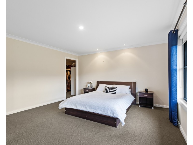 26 Hinchliffe Drive, Kearneys Spring QLD 4350