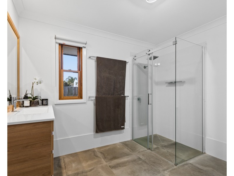 26 Hinchliffe Drive, Kearneys Spring QLD 4350