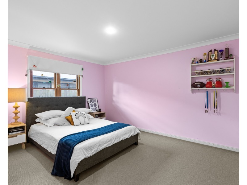 26 Hinchliffe Drive, Kearneys Spring QLD 4350