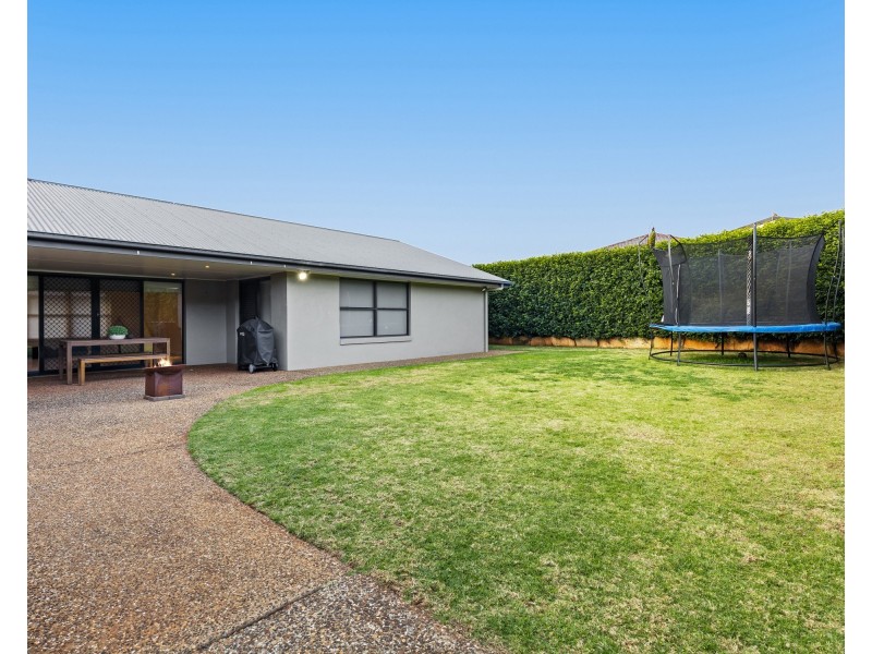 26 Hinchliffe Drive, Kearneys Spring QLD 4350