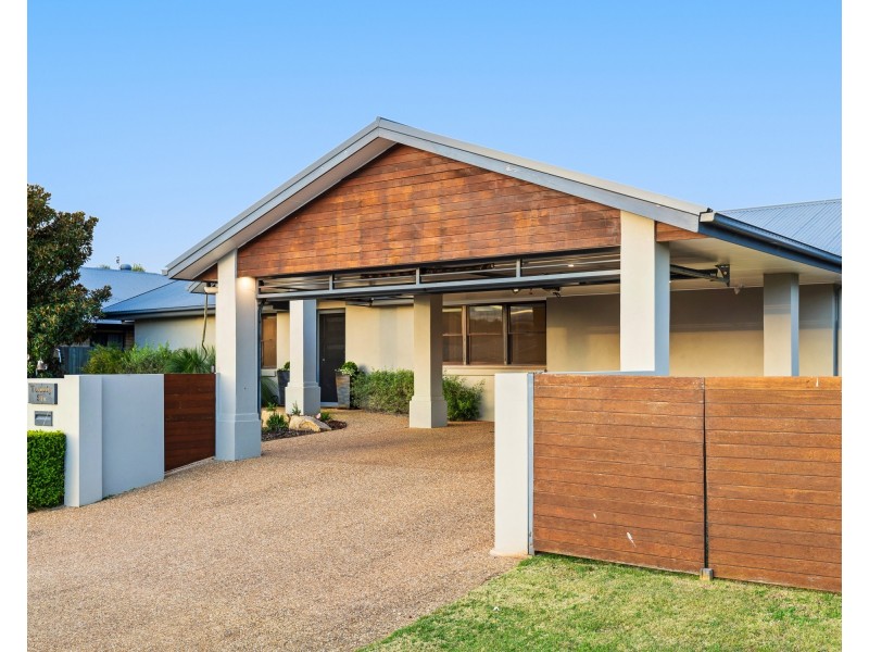 26 Hinchliffe Drive, Kearneys Spring QLD 4350