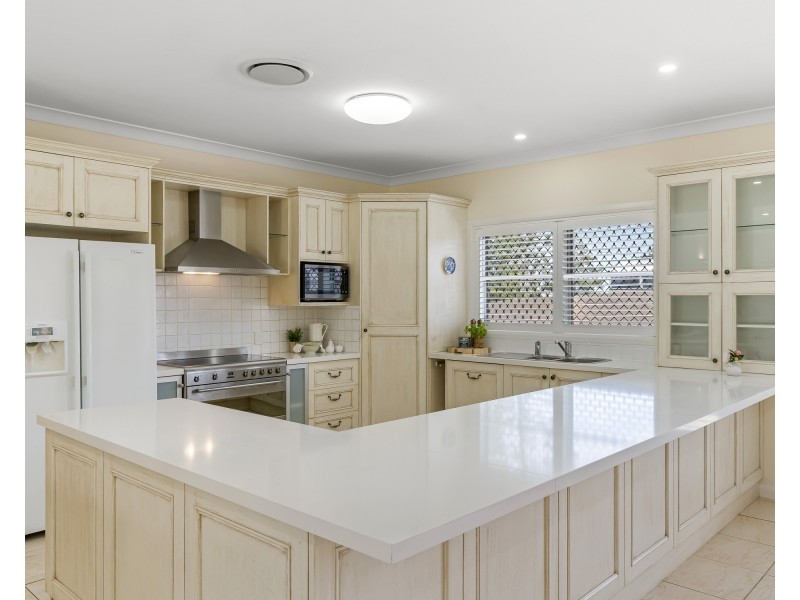 65 Wooldridge Street, Mount Lofty QLD 4350