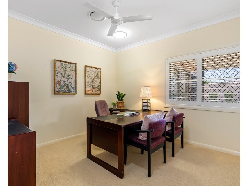 65 Wooldridge Street, Mount Lofty QLD 4350