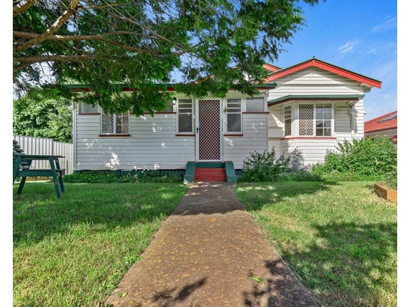16 Helen Street, Newtown QLD 4350